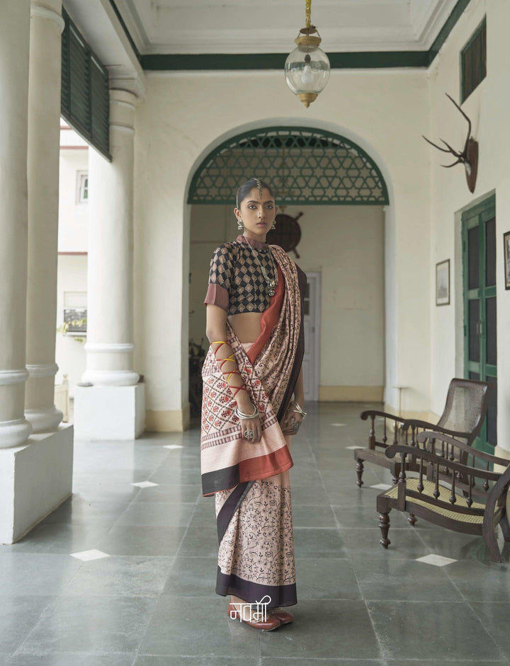 Off-White Casual Wear Knitted Silk Craftsmanship Sari |Traditional Warli Print - Fashion Nation